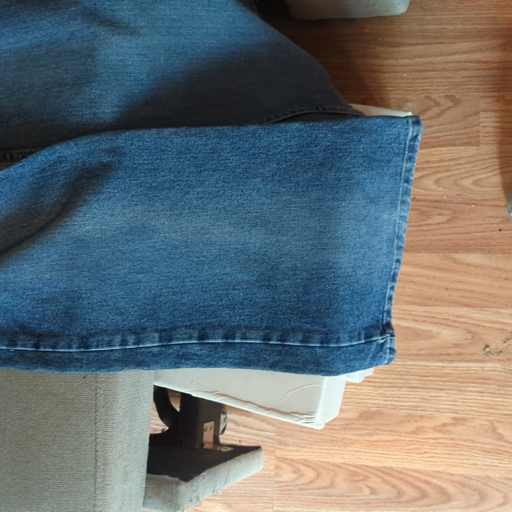 Jeans - Picture 2 of 4